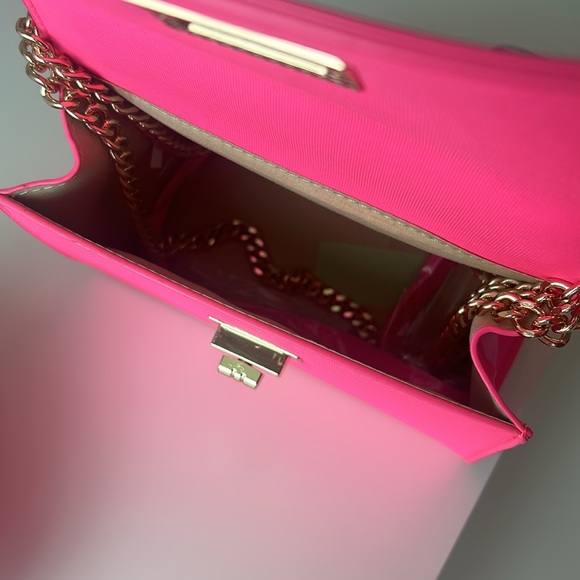 Pink Purse - Picture 4 of 4